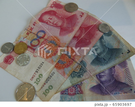 中国紙幣 中国硬貨100元 10元 5元 1元 5角 1角の写真素材 [65903697