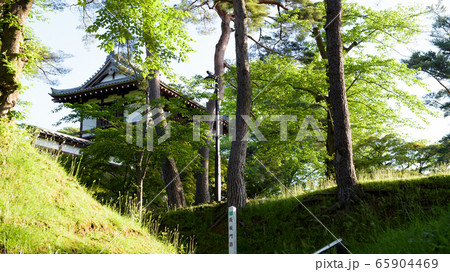 朝の千秋公園　表門　秋田市 65904469