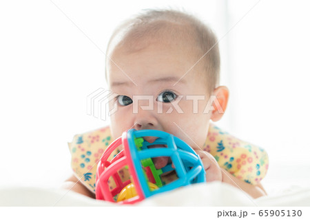 赤ちゃん 新生児 乳幼児 赤ちゃん 新生児 乳幼児 65905130