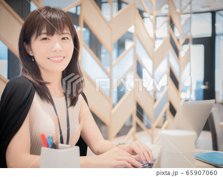ビジネス 女性 ビジネス 女性 65907060