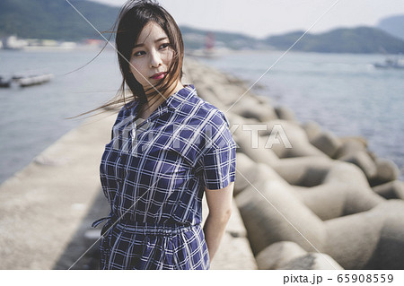 海の女性 65908559