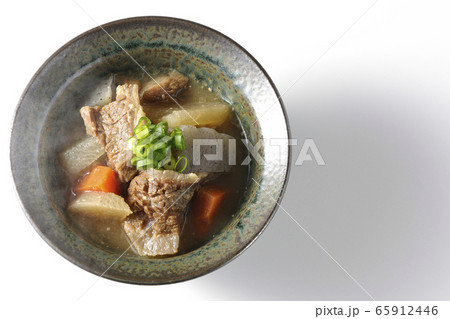 あつあつの牛すじ煮込み 65912446