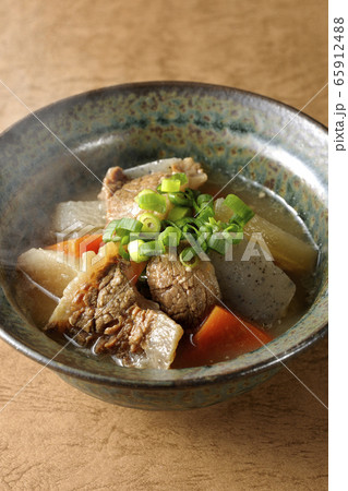 熱々の牛すじ煮込み 熱々の牛すじ煮込み 65912488