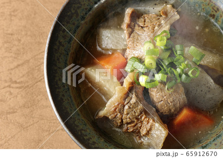 熱々の牛すじ煮込み 熱々の牛すじ煮込み 65912670