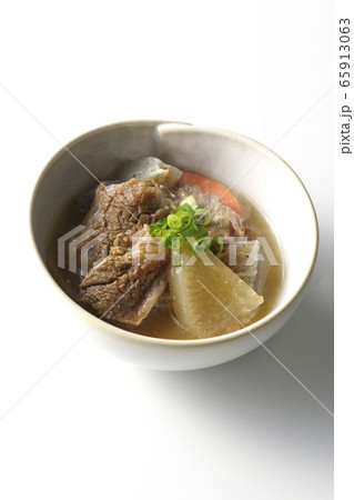 あつあつ牛すじ煮込み 65913063