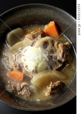 牛すじ煮込み 65913354