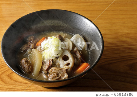 熱々牛すじ煮込み 熱々牛すじ煮込み 65913386