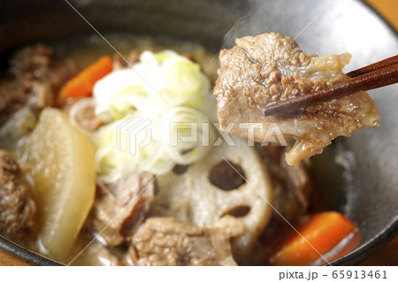 牛すじ煮込みを食べる 牛すじ煮込みを食べる 65913461
