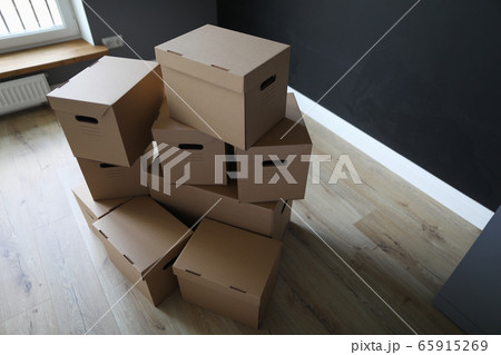 Bunch of paper containers Bunch of paper containers 65915269