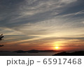 海に沈む夕日 65917468