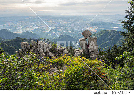 御在所岳 中登山道 地蔵岩の写真素材