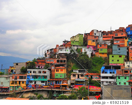 ＜コロンビア＞　コムナ１３からの風景 65921519