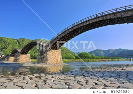【山口県】深緑の岩国城と錦帯橋 65924680
