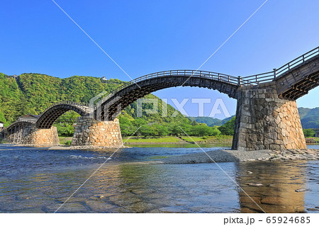 【山口県】深緑の岩国城と錦帯橋 65924685