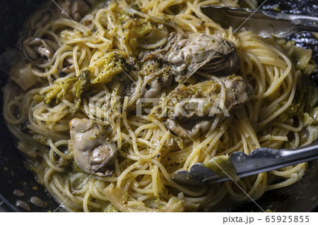 牡蠣のパスタを作る 牡蠣のパスタを作る 65925855