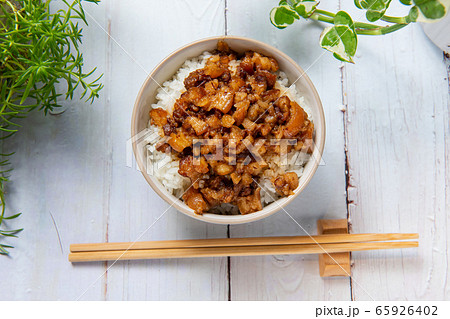 焼肉丼 滷肉飯 魯肉飯 65926402