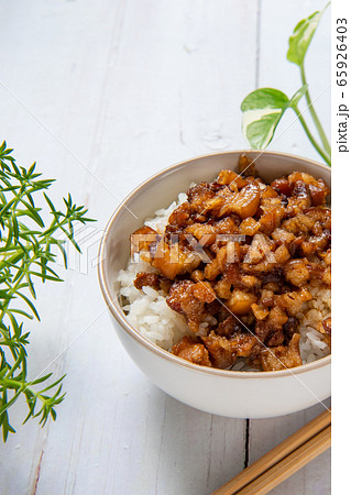焼肉丼 滷肉飯 魯肉飯 65926403