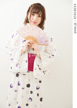 浴衣の女性 浴衣の女性 65928034