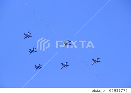 医療従事者にエールを、ブルーインパルス都内上空飛行（2020年） 65931772