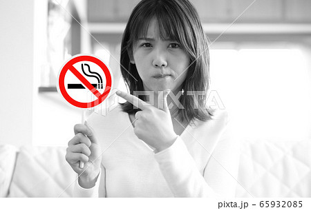 迷惑なタバコのイメージ 65932085