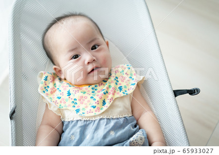 赤ちゃん　新生児　乳幼児 65933027