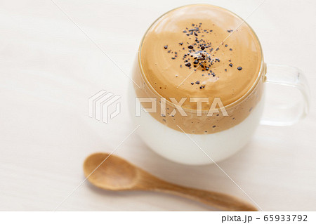 ダルゴナコーヒー ダルゴナコーヒー 65933792