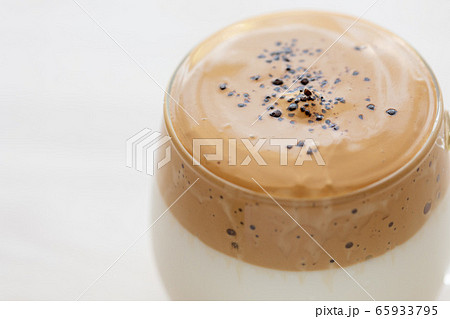 ダルゴナコーヒー ダルゴナコーヒー 65933795