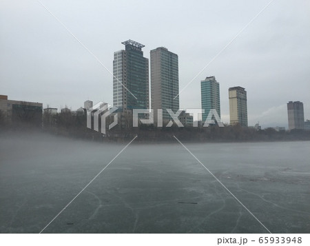 ビル 霧 雲 65933948