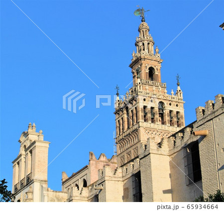 ヒラルダの塔 Spain Sevilla の写真素材