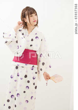 浴衣の女性 浴衣の女性 65937368