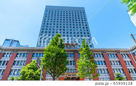 日本の横浜都市景観　横浜第二合同庁舎などを望む 65939138