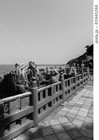 鵜戸神宮 鵜戸千畳敷奇岩 モノクロ 【宮崎県日南市】 鵜戸神宮 鵜戸千畳敷奇岩 モノクロ 【宮崎県日南市】 65940266