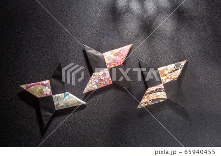 忍者の手裏剣、折り紙、日本 65940455