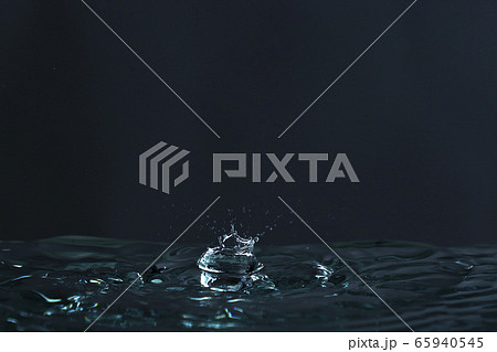 水滴 水滴 65940545