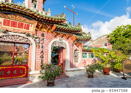 福建会館の中門 ベトナム ホイアン 65947566
