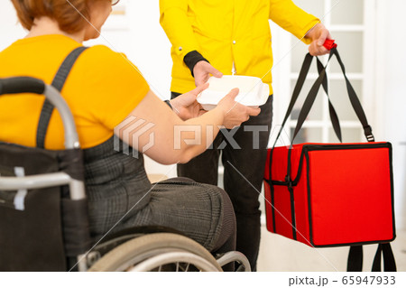 Home delivery Home delivery 65947933