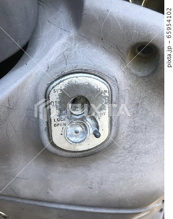 原付バイクの鍵穴 65954102