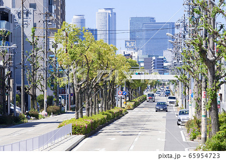 愛知県名古屋市北区本通 愛知県道102号線 名古屋犬山線 と名古屋駅前高層ビル群 愛知県名古屋市北区本通 愛知県道102号線 名古屋犬山線 と名古屋駅前高層ビル群 65954723