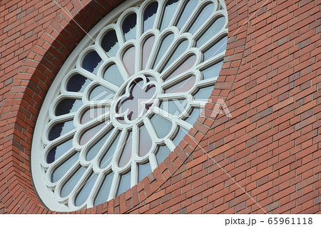 教会の窓(浦上教会(浦上天主堂)/長崎県長崎市長崎市本尾町) 教会の窓(浦上教会(浦上天主堂)/長崎県長崎市長崎市本尾町) 65961118