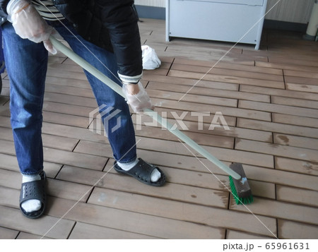Cleaning the balcony ~バルコニーの掃除 Cleaning the balcony ~バルコニーの掃除 65961631