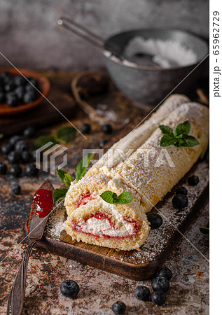 Sweet creamy roulade 65962729