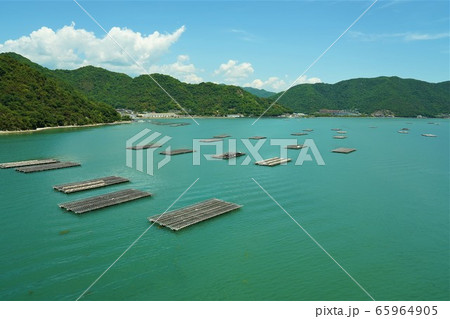 日生湾と牡蠣筏 65964905