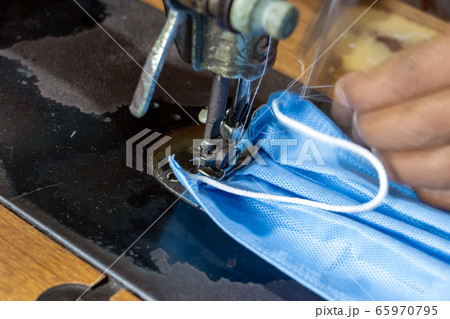 A making face masks from sterilization wrapping 65970795