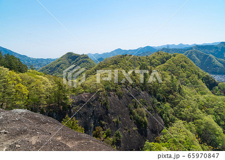 岩殿山の登山道（大月市） 65970847