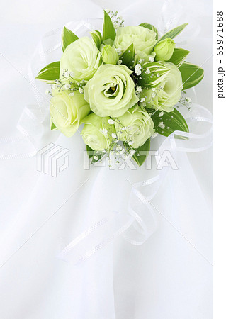 グリーンのトルコキキョウのブーケの写真素材