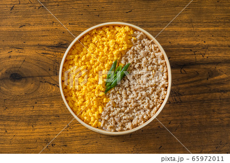 とりそぼろ弁当 lunch box with chicken flakes とりそぼろ弁当 lunch box with chicken flakes 65972011