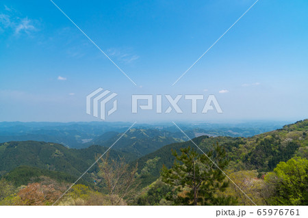 岩茸石山山頂からの景色(奥多摩の高水三山) 岩茸石山山頂からの景色(奥多摩の高水三山) 65976761