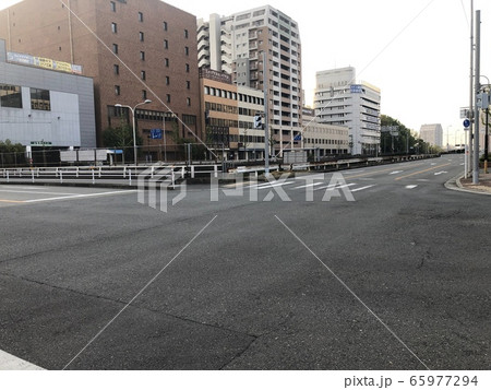 緊急事態宣言中の町 緊急事態宣言中の町 65977294