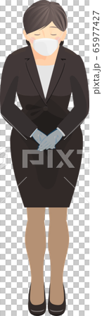 マスクと手袋をつけてお詫びする女性 65977427