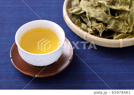 柿の葉のお茶 柿の葉のお茶 65978461